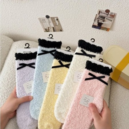 جرابت صوف فيونكة